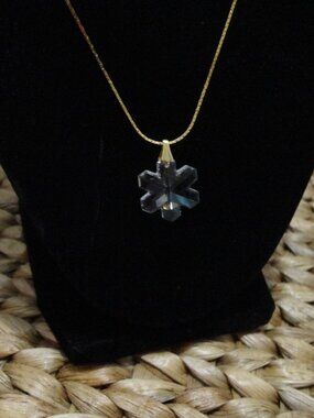 Crystal snowflake necklace